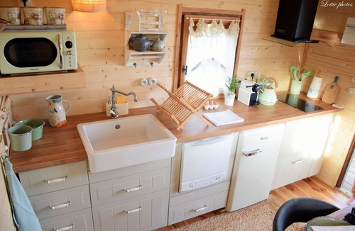 Neuilh Cabin | La Roulotte qui Chuchote