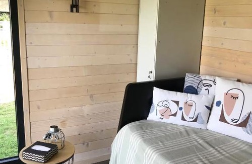 Portbail Ski Chalet | La Roulotte - Tiny House 150m de la Plage