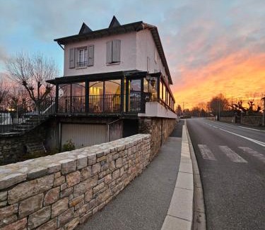 Bozouls Hotel | La Route d'Argent