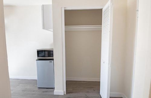 Westlake Hotel | LA Royal Viking Apartments