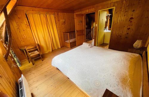 Mauriac Bed & Breakfast | La Ruche - Tournesol