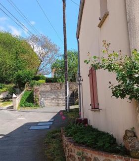 Saint-Michel-Mont-Mercure House | La Rustica