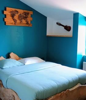 Saint-Michel-Mont-Mercure House | La Rustica