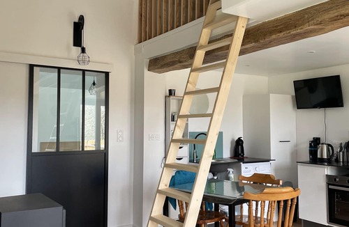 Le Mayet-de-Montagne Ski Chalet | La Saboterie