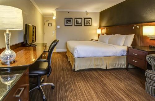 Chicoutimi Hotel | La Saguenéenne - Hôtel et Centre de Congrès