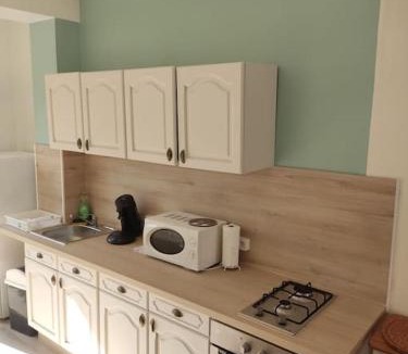 Saint-Quentin House | La Saint Quentinoise, avec cour et proche gare et commerces