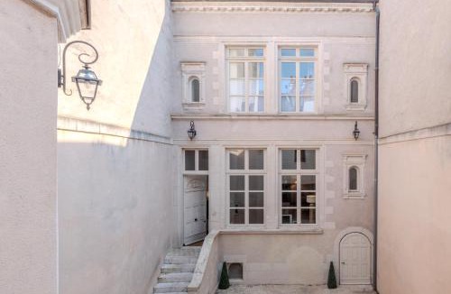 Bourgogne Bed & Breakfast | LA SALAMANDRE - Chambres d'hôtes - Hôtel particulier XVIème - Centre historique - Orléans