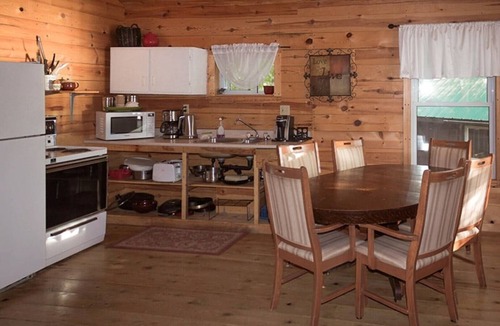 Eau Claire Cottage | La Salle Cottage