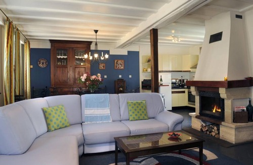 Eaux-Puiseaux House | La Salle de Danse - Eaux Puiseaux