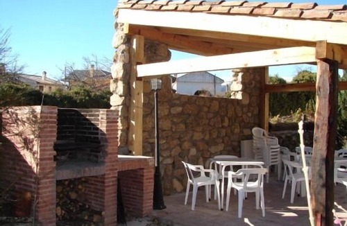 Alameda del Valle Cottage | La Sauca rural apartment for 4 people