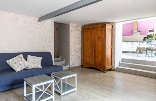 Antoigne House | La Saumuroise - Two Bedroom House, Sleeps 4