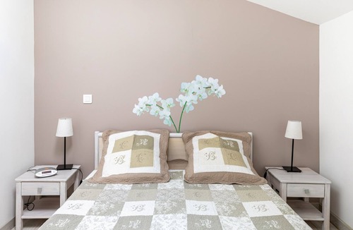 Antoigne House | La Saumuroise - Two Bedroom House, Sleeps 4