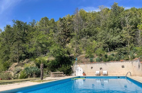 Mours-Saint-Eusebe Bed & Breakfast | La Sauveterre