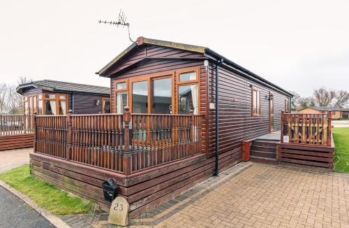 Malton Cabin | La-Serenite Lodge With Hot Tub