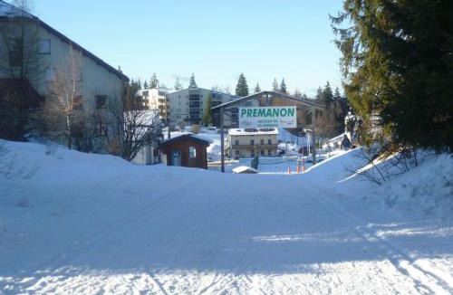 Premanon Apartment | La Serre Nelly Philippe