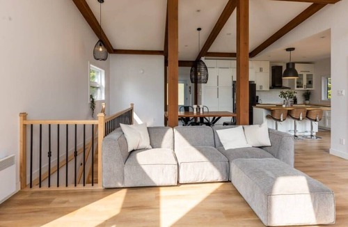 Pohenegamook Ski Chalet | La Signature Guy | Private Spa on the Lake
