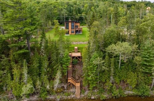 Pohenegamook Ski Chalet | La Signature Guy - Private Spa on the Lake