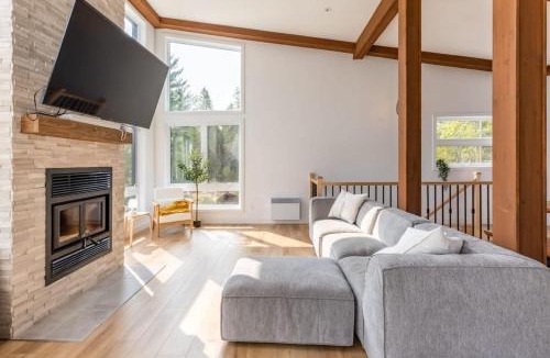 Pohenegamook Ski Chalet | La Signature Guy - Private Spa on the Lake
