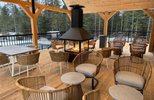 Shannon Villa | La Skandinav-4BR AC WiFi FP Hot TubSauna
