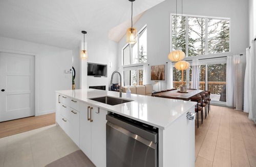 Shannon Villa | La Skandinav-4BR + AC + WiFi + FP + Hot Tub+Sauna
