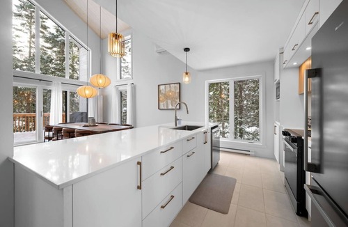 Shannon Villa | La Skandinav-4BR + AC + WiFi + FP + Hot Tub+Sauna