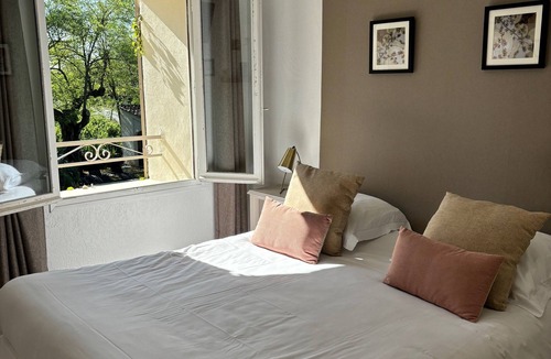 Chateauneuf-du-Pape Hotel | La Sommellerie