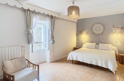 Notre-Dame-de-la-Rouviere House | la source fraiche