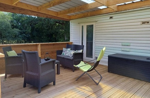 Eguzon-Chantome Cabin | La source - Bungalow avec terrasse à Eguzon