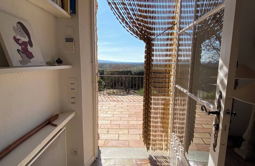 Lagnes Villa | La Souvenance, listed villa, panoramic view