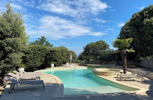 Lagnes Villa | La Souvenance, listed villa, panoramic view