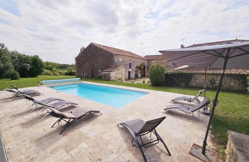 Saint-Simeux House | La spacieuse maison des miots