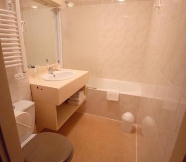 Saint-Gilles-Croix-de-Vie Hotel | La Sterne