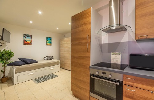 Prado - Republique Apartment | La Succulente - T1 bis climatisé proche plage