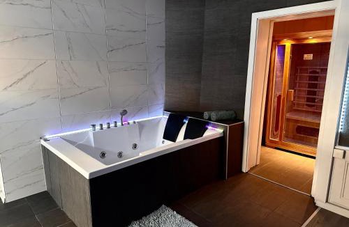 Le Locle Hotel | La suite 44