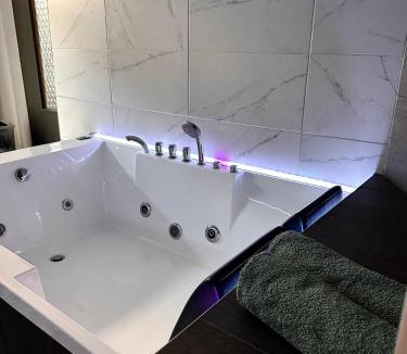 Le Locle Hotel | La suite 44