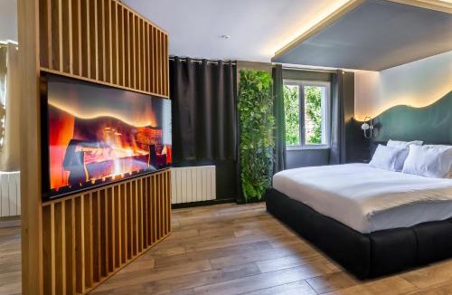 Angouleme Apartment | La Suite Aimée - Espace relaxant avec balnéo