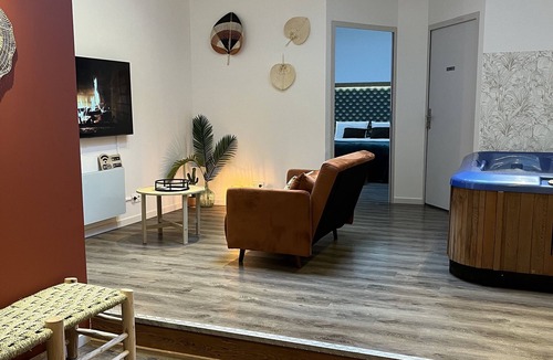 Muret Apartment | La Suite, Avec Jacuzzi & Sauna