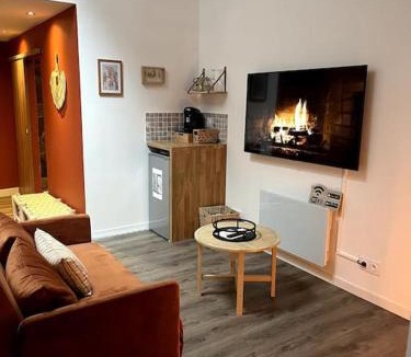 Muret Apartment | La suite, avec jacuzzi & sauna