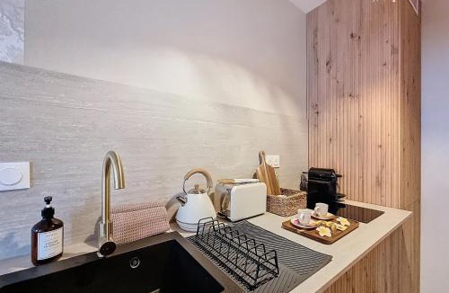 La Roche-sur-Yon Apartment | La Suite BALI, Charme et Confort, Hyper centre