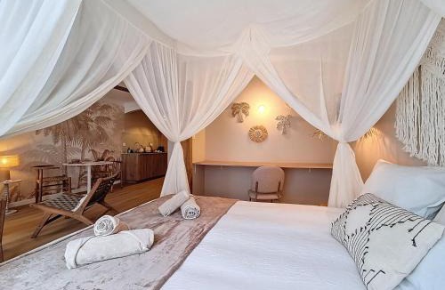 La Roche-sur-Yon Apartment | La Suite BALI, Charme et Confort, Hyper centre