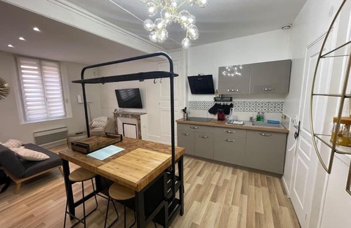 Sens Apartment | La suite Balnéo