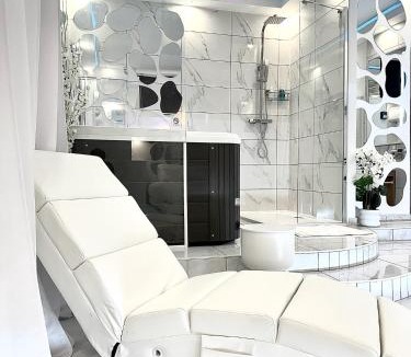 Llupia Apartment | LA SUITE BLANCHE Loveroom