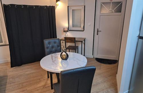 Lens Apartment | La suite d'Isa