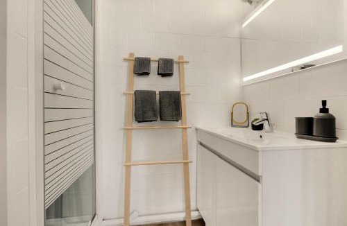 Saint - Aubin - Dupuy Apartment | La Suite Damloup - Hypercentre - Calme & confort