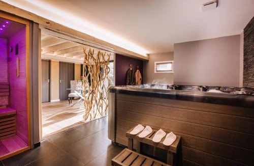 Argentre-du-Plessis Apartment | La Suite de l'Elixir