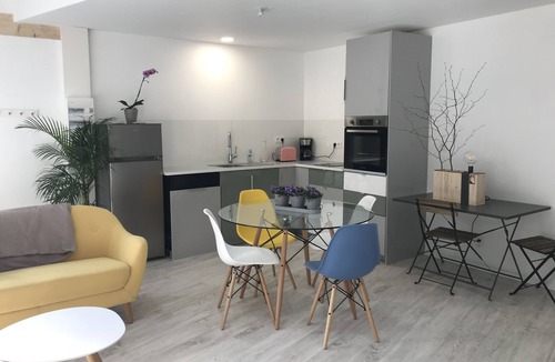 Rochecorbon House | La Suite de Sophie Quiet, modern, spacious gîte.