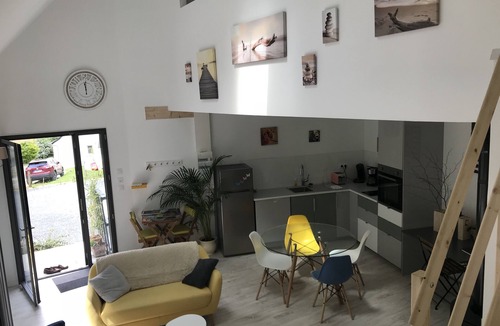 Rochecorbon House | La Suite de Sophie Quiet, modern, spacious gîte.