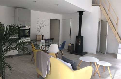 Rochecorbon House | La Suite de Sophie Quiet, modern, spacious gîte.