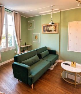 Le Lude Apartment | La Suite du Château-Écran Cinéma 2m50-Romantique