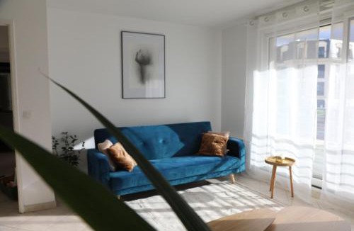 Saint-Cyr-l'Ecole Apartment | La Suite Est-Versaillais